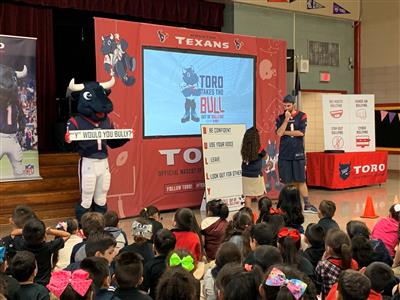 Toro Visits Whittier Elementary 