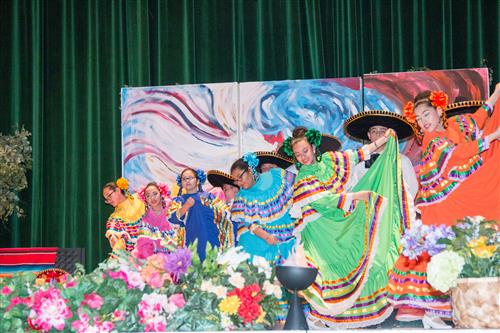 Burbank Eagle Cinco Dancers