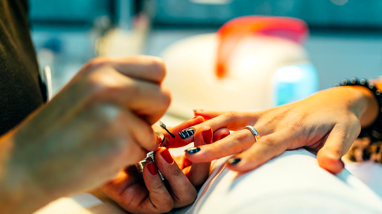 painting nails