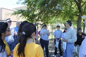Volunteers say good-bye to Burbank.